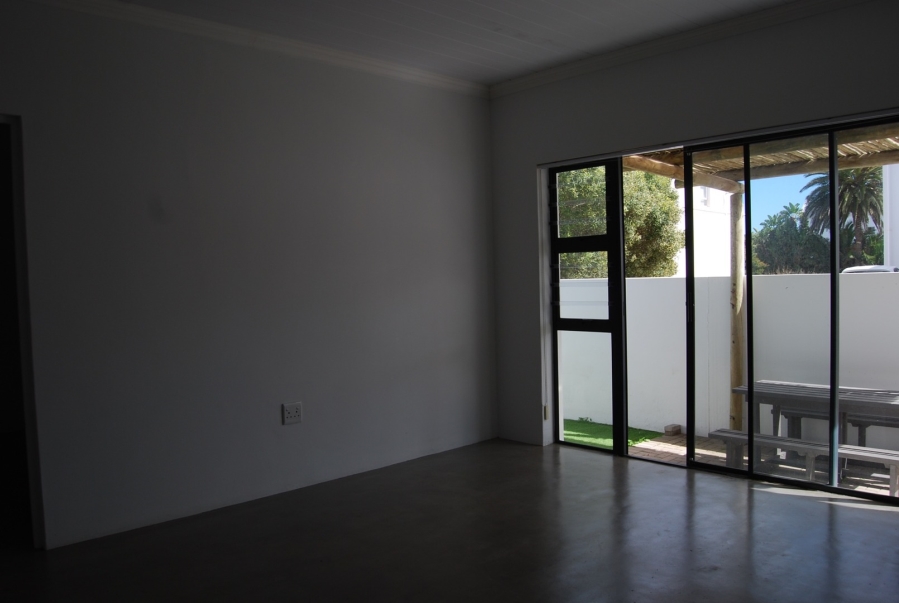 To Let 3 Bedroom Property for Rent in Golden Mile Western Cape